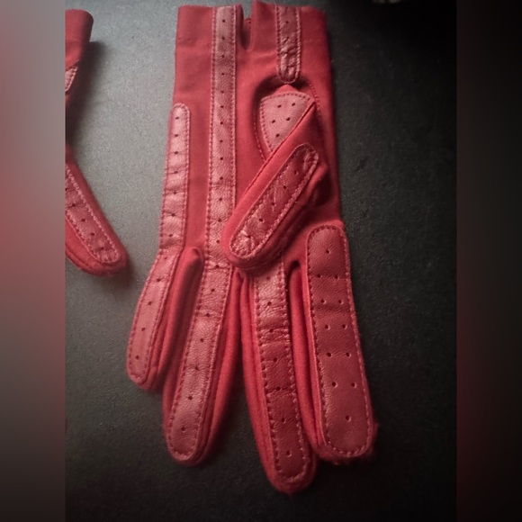 Valentine Vintage Red Isotoner Gloves ❤️ - Picture 6 of 7